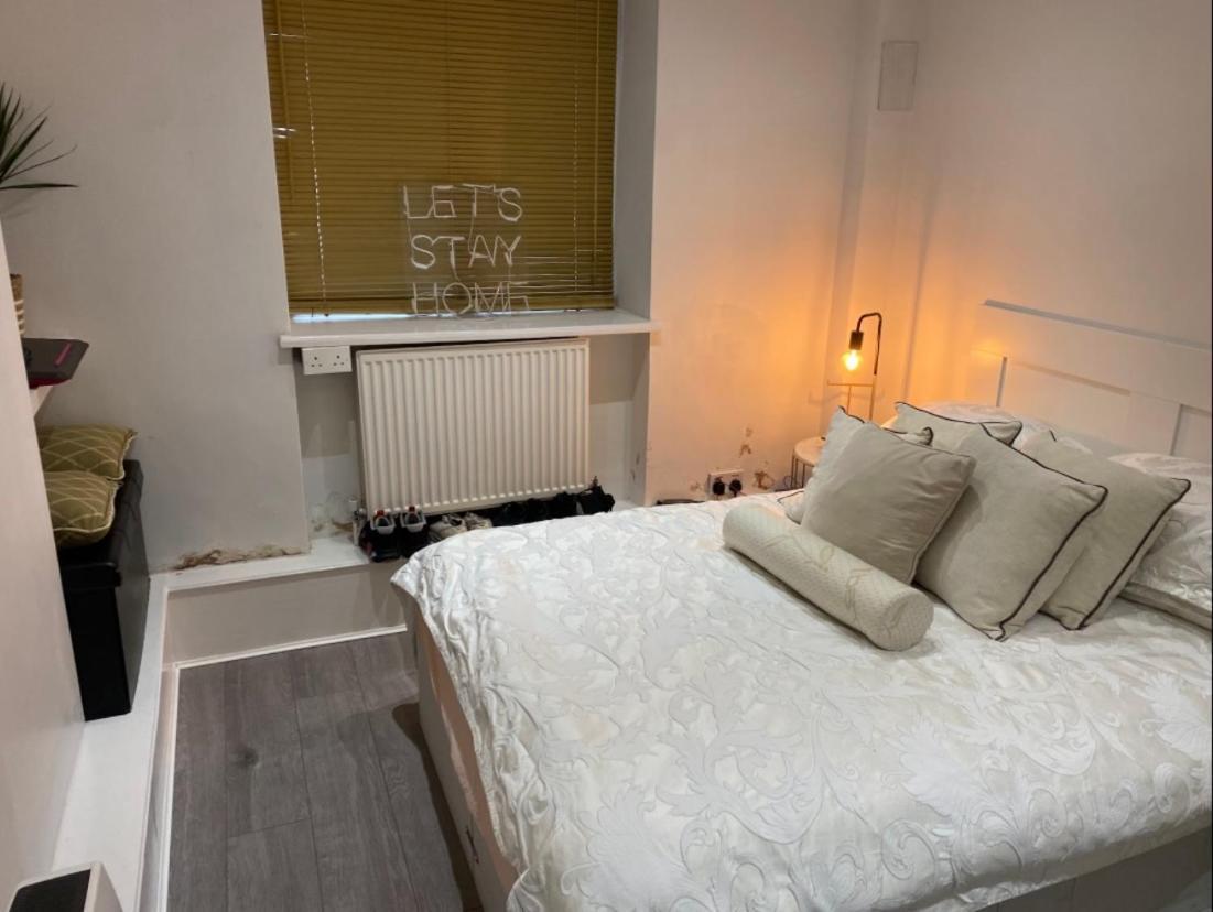 Central Private Double Bedroom In A 2Bedroom Apartment, Connected Via Underground, Overground And Many Bus Routes 런던 외부 사진